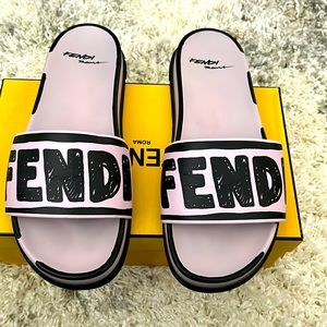 Women’s Fendi Slides/Purple/Size 41,,10 in women